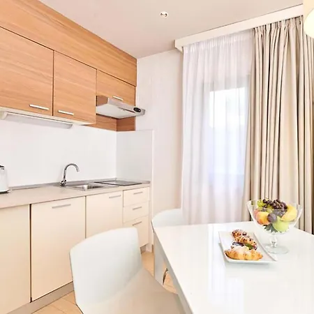 Gorgeous In With Wifi Apartamento Poreč